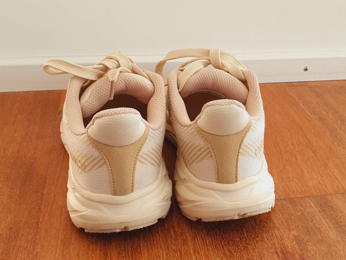 Scarpe da donna: Endurance Schuhe Sneakers Grösse 36 beige – Usato da Stansstad venduto da InStyle8 3