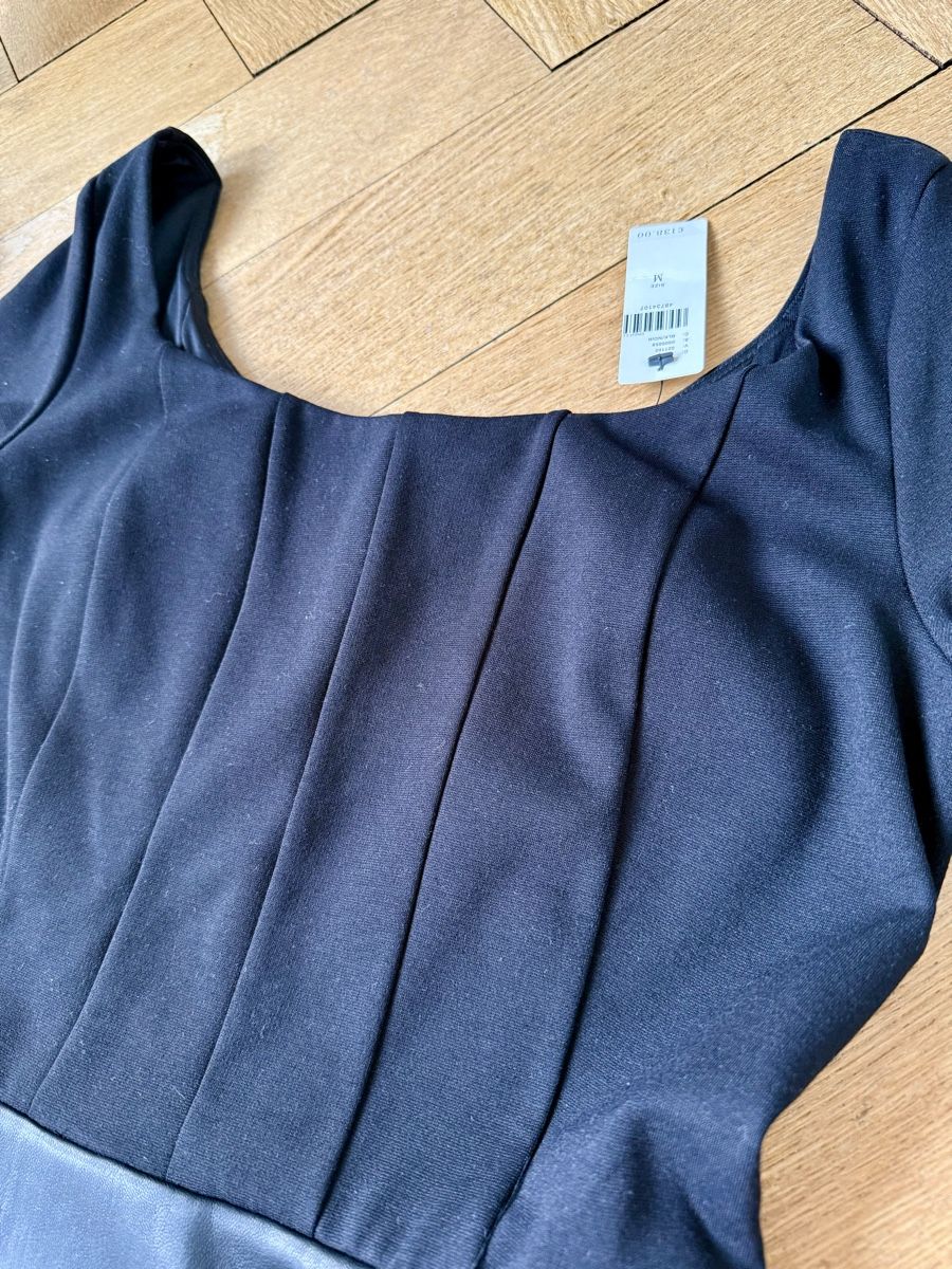 Vestiti: Robe noire, jupe en cuir vegan – Nuovo e nell'imballaggio originale da Genève venduto da kat_ggb2 2