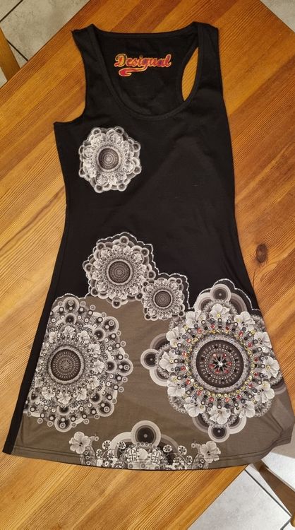 Robe Desigual Taille 38/M – Multicouleur – Évasée – Longueur 97 Cm – Bon état
