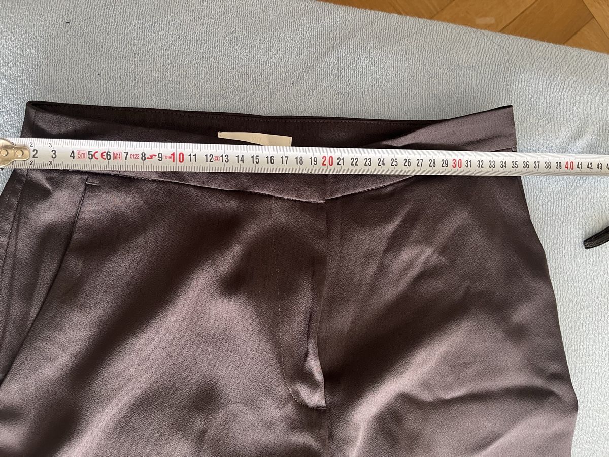 Lotti di vestiti: H&M Hose, Gr. 34, Neuwertig – Nuovo (secondo la descrizione) da Olten venduto da sae_82z2 2
