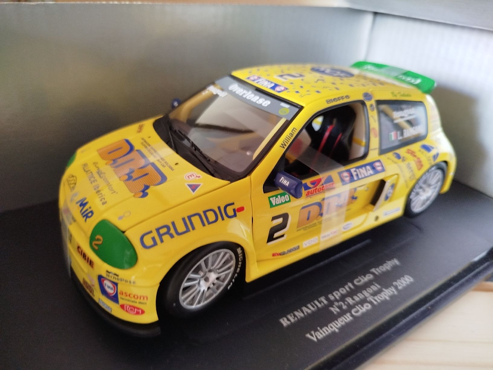 Renault Modellini d'auto: Renault Clio Trophy Rangoni 2000, 1/18, Jaune -Parfait! – Nuovo e nell'imballaggio originale da Neuchâtel venduto da lyd_67kk 2