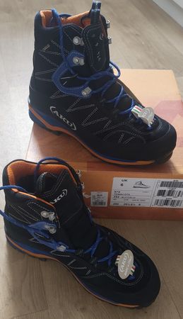 AKU Tengu GTX Hiking Boots - Size 39 1/2 - New with tags!