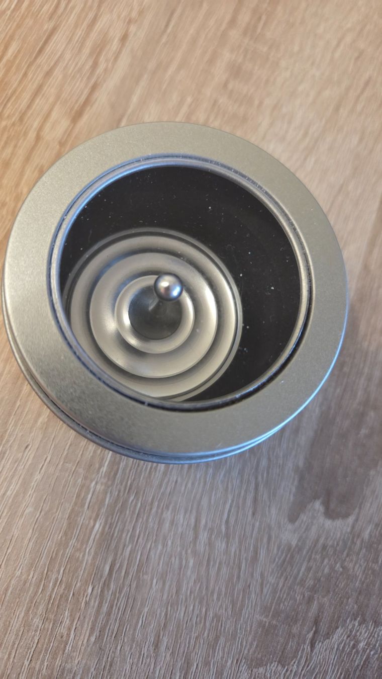 Giocattoli: Edles Kreisel-Set Metall, mit Dose, neuwertig, TOP Gesche... – Usato da Adlikon b.Regensdf venduto da ChriZ86 9