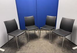 4 Stühle Zanotta Leder schwarz Stahlgestell