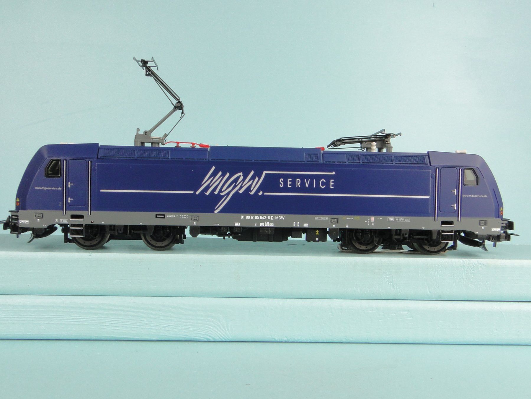 Piko Modelleisenbahnen: PIKO 59344 BR185 MGW, DIGITAL AC/WS – Neu (gemäss Beschreibung) aus Bülach von cann11 5