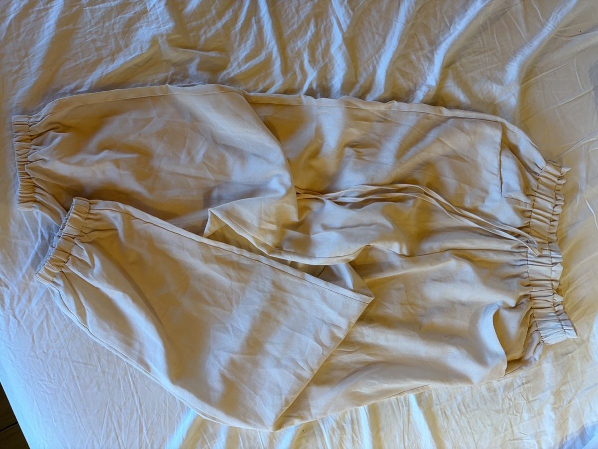 Shein Pantaloni: Pantalon ample rose avec taille élastique état acceptable – Nuovo (secondo la descrizione) da Panex venduto da meg_x7xk