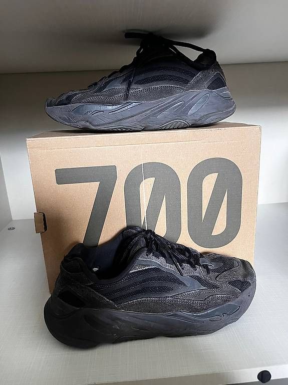 Scarpe da uomo: YEEZY BOOST 700 – Usato da Mendrisio venduto da yus_gtq7