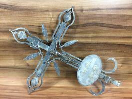 Gebrauchtes geschmiedetes Kreuz mit Herrgott Korpus
