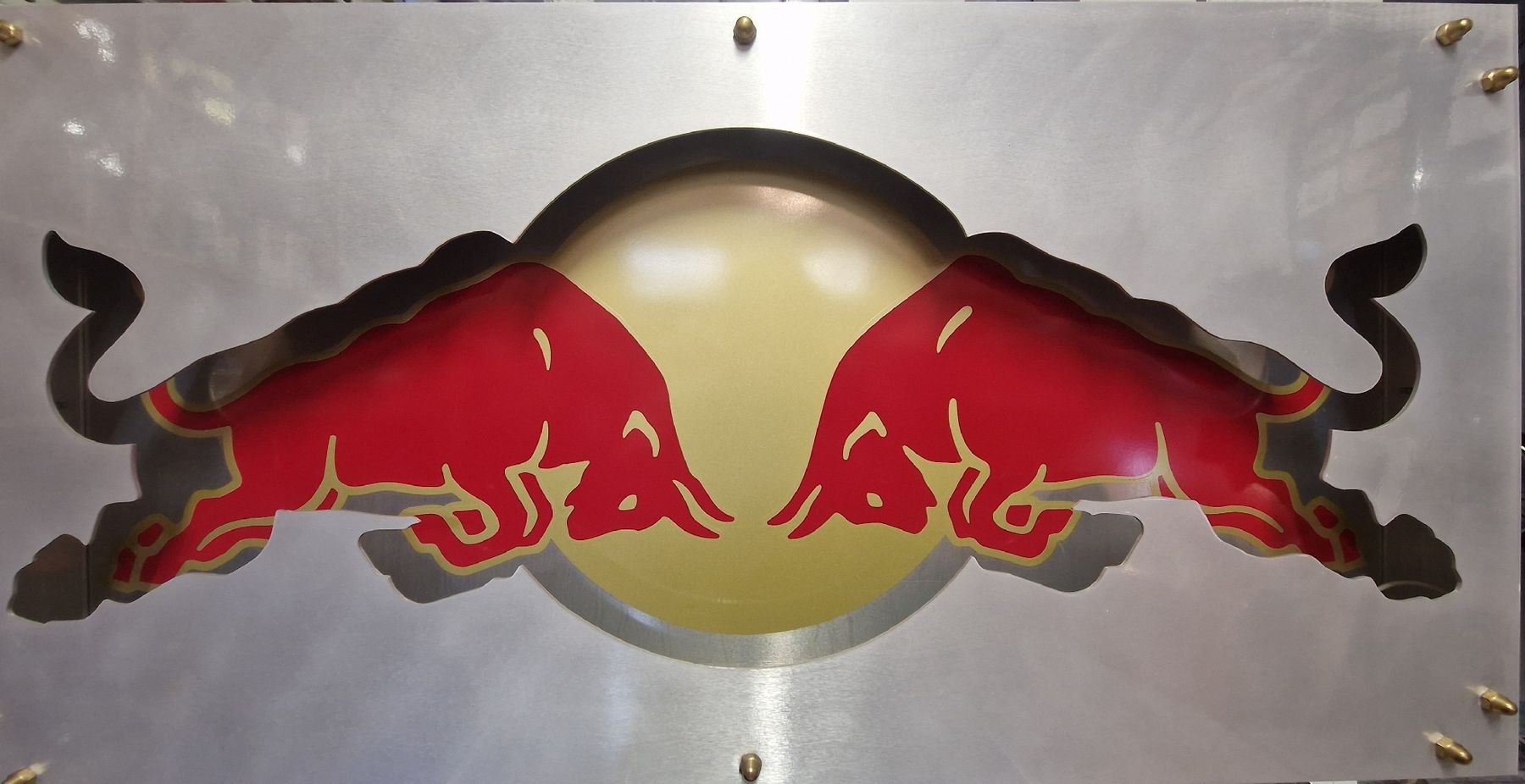Red Bull Insegne: Red Bull Leuchtreklameschild – Usato da Matzendorf venduto da nike15 2