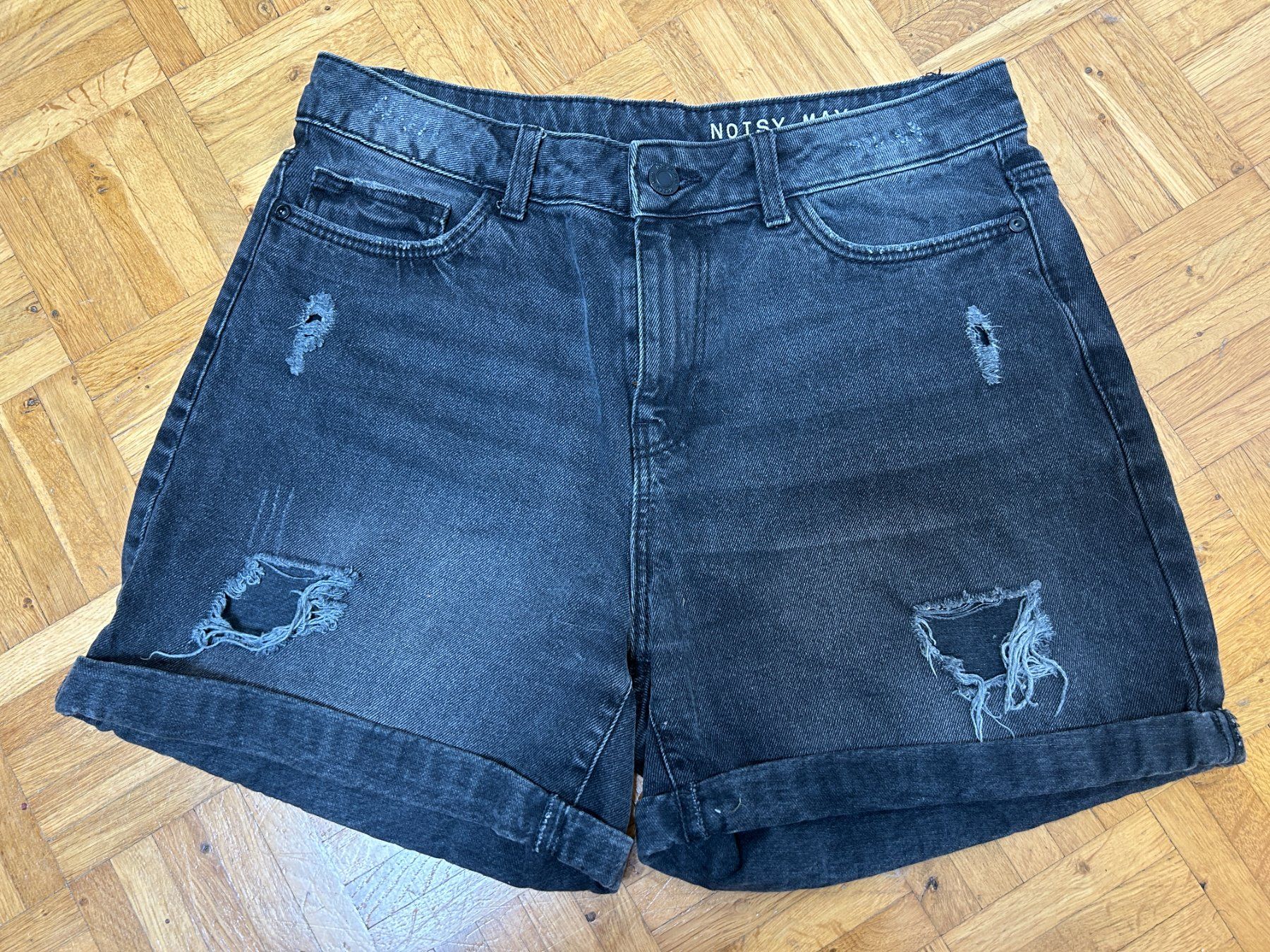Jeans: Short en jean noir – Usato da Soyhières venduto da Maponos