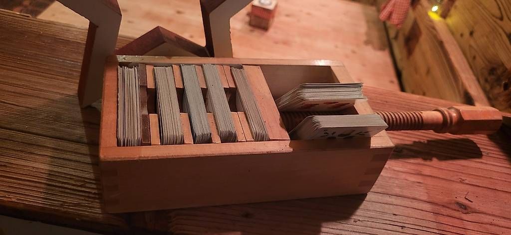 Giochi: Jasskarten / Spielkarten Halter mit Schraubzwinge – Usato da Rheineck venduto da inf_kv7d