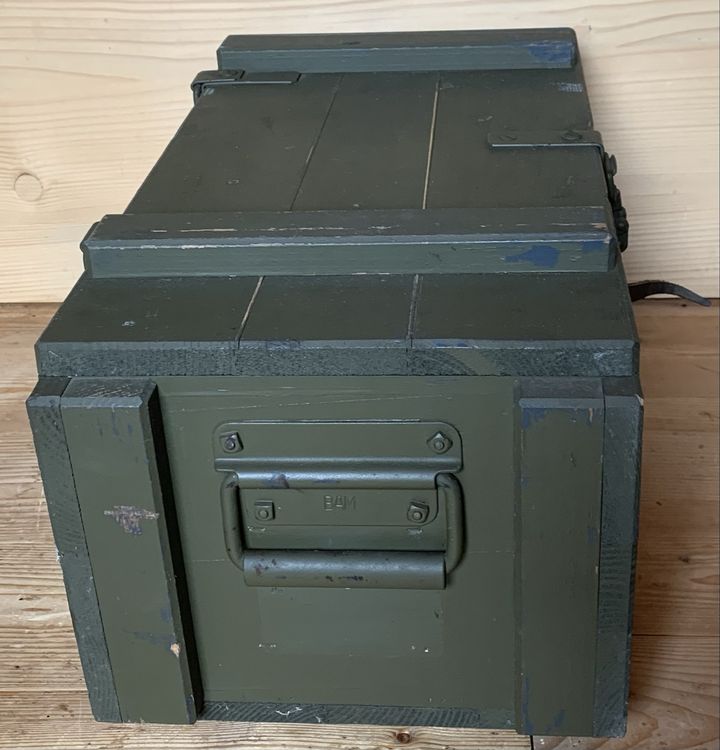 Holzkiste Nr 270 der CH Armee 6