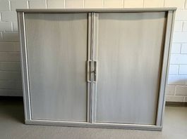 Aktenschrank in gutem Zustand - massiv