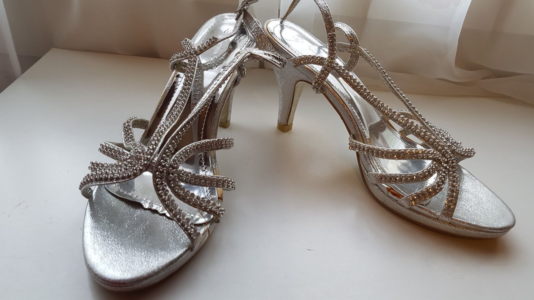 Scarpe da donna: Sandalette Gr. 39 mit Glitter neu – Nuovo e nell'imballaggio originale da geroldswil venduto da Gumball1