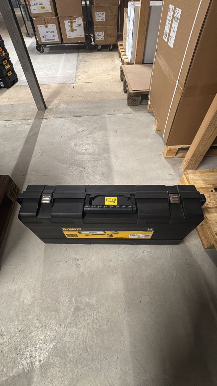 Valigie: Dewalt Maschinenkoffer – Usato da Uznach venduto da handwerker_center