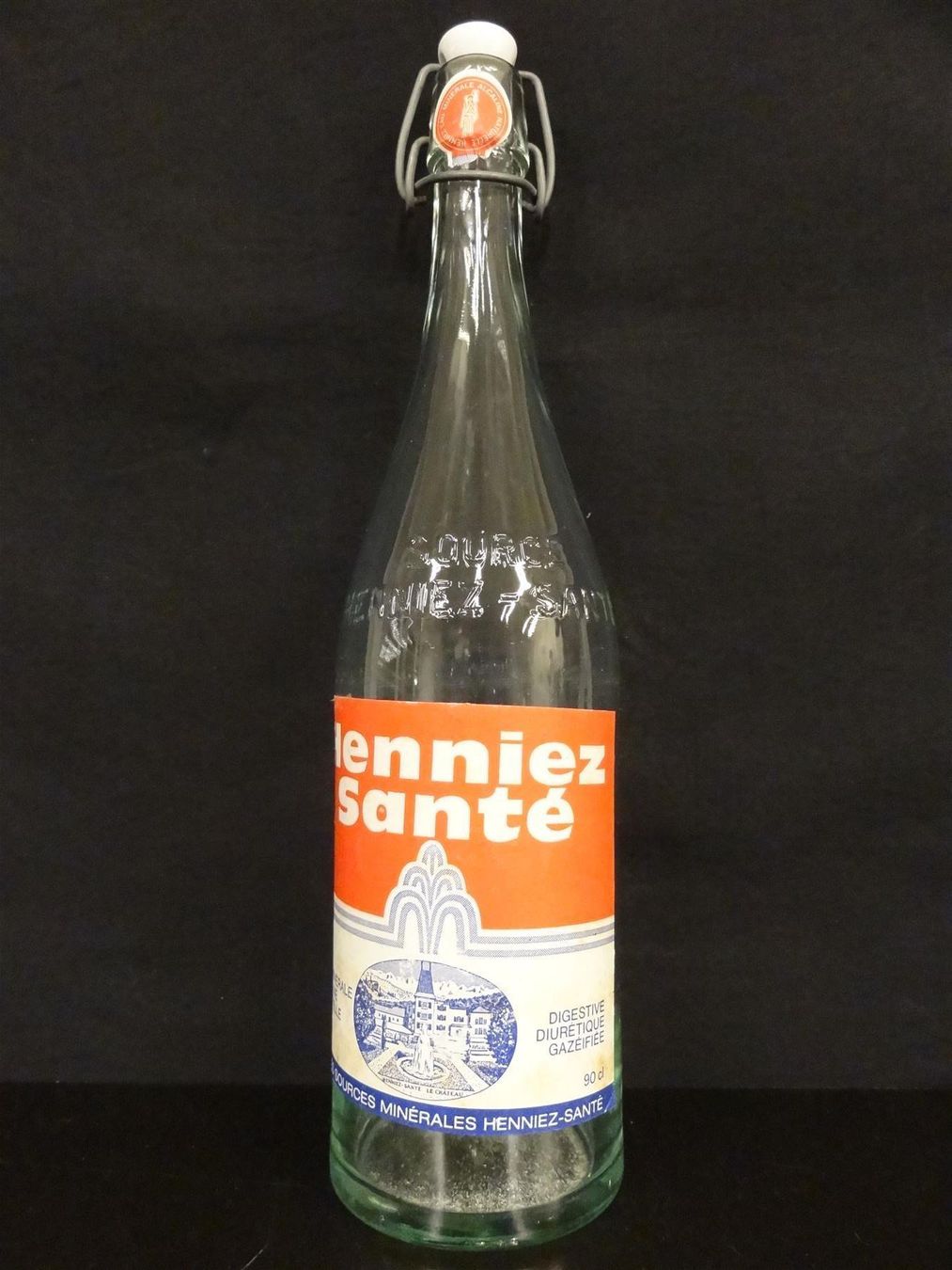 Gläser, Krüge & Flaschen: alte Flasche HENNIEZ SANTÉ 1966 – Gebraucht aus Kerzers von Flaschenposten