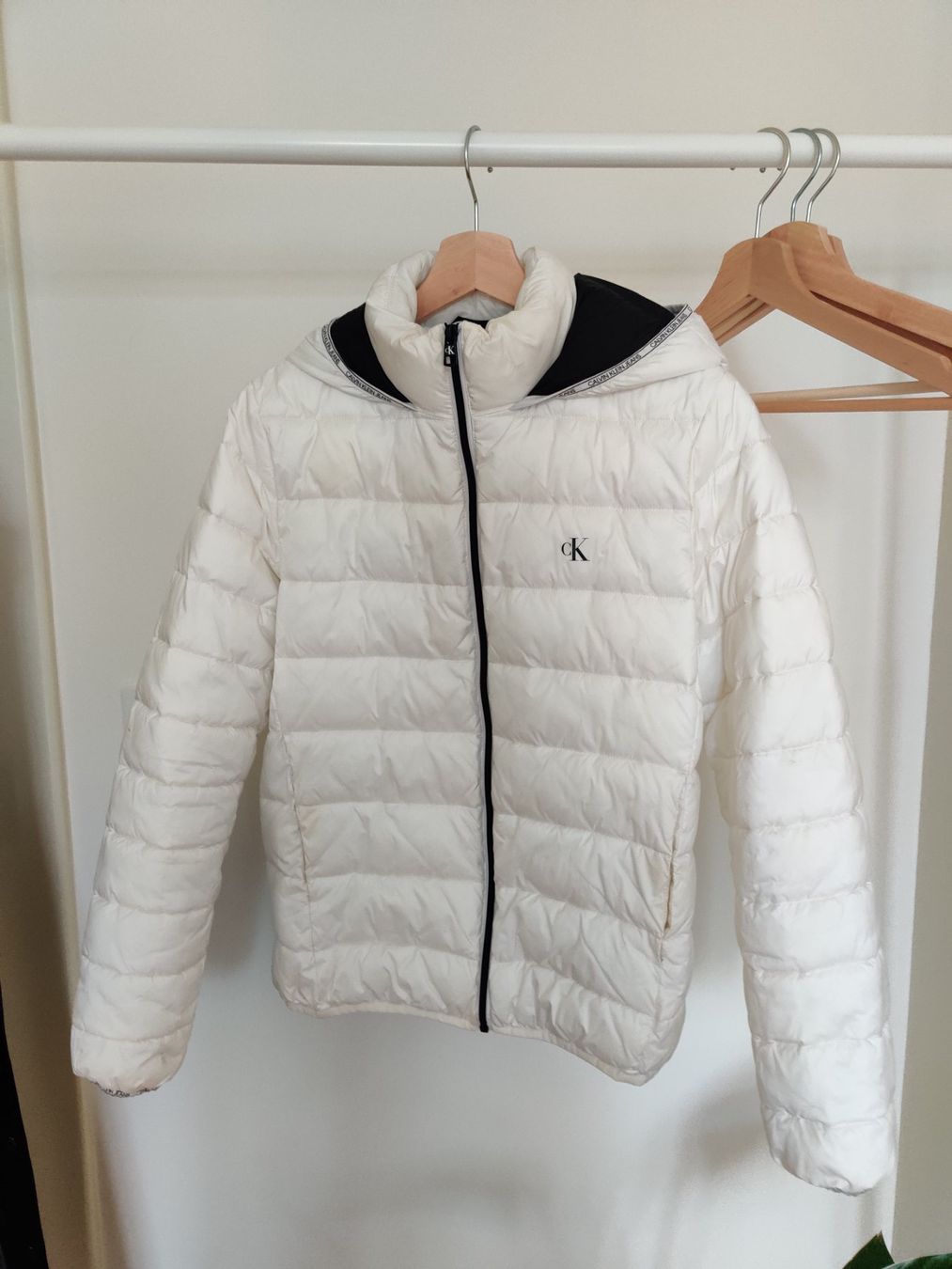 Calvin Klein Jacken: Daunenjacke Calvin Klein - weiss, M – Gebraucht aus Bern von sar_6fcb