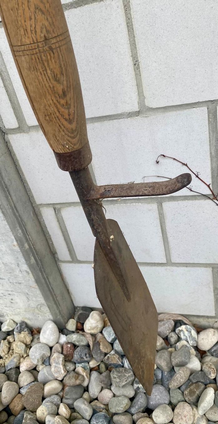 Tutti gli attrezzi: Alter Heuspaten mit Holzgriff, Vintage – Usato da Krauchthal venduto da SamsPuce 1