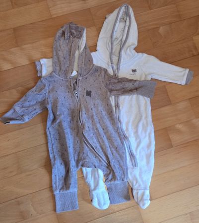 combinaison/ pyjamas bébé 