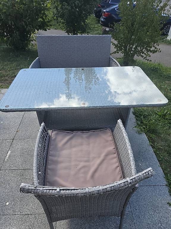 Set di tavolo e panche: Rattan Sitzplatz – Usato da Mellingen venduto da NuriMiri 4