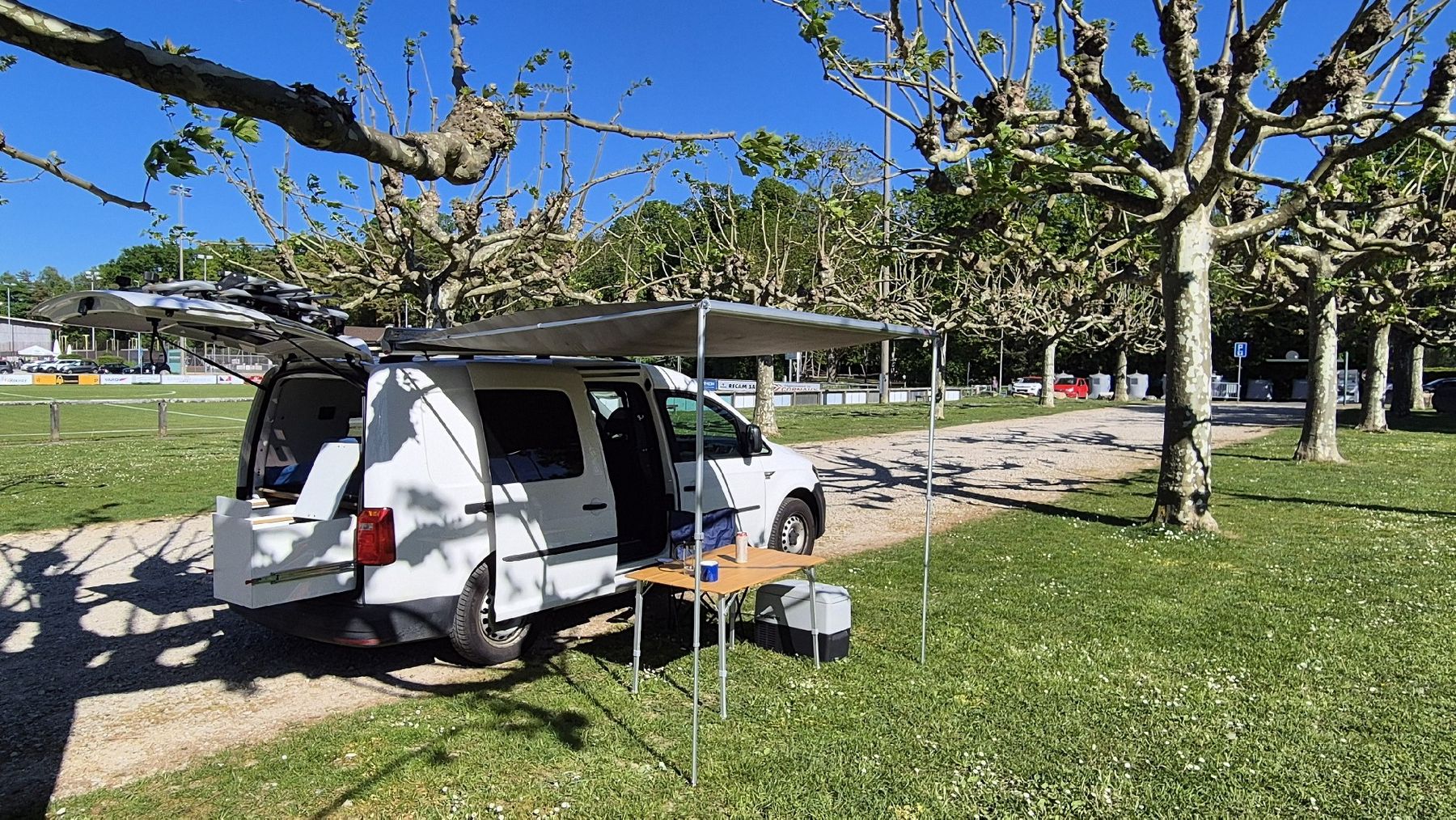 VW Camping Fahrzeuge: VW Caddy Microcamper frisch ab Service neu 8-fach bereift – Gebraucht aus Gals von Pinball79 4