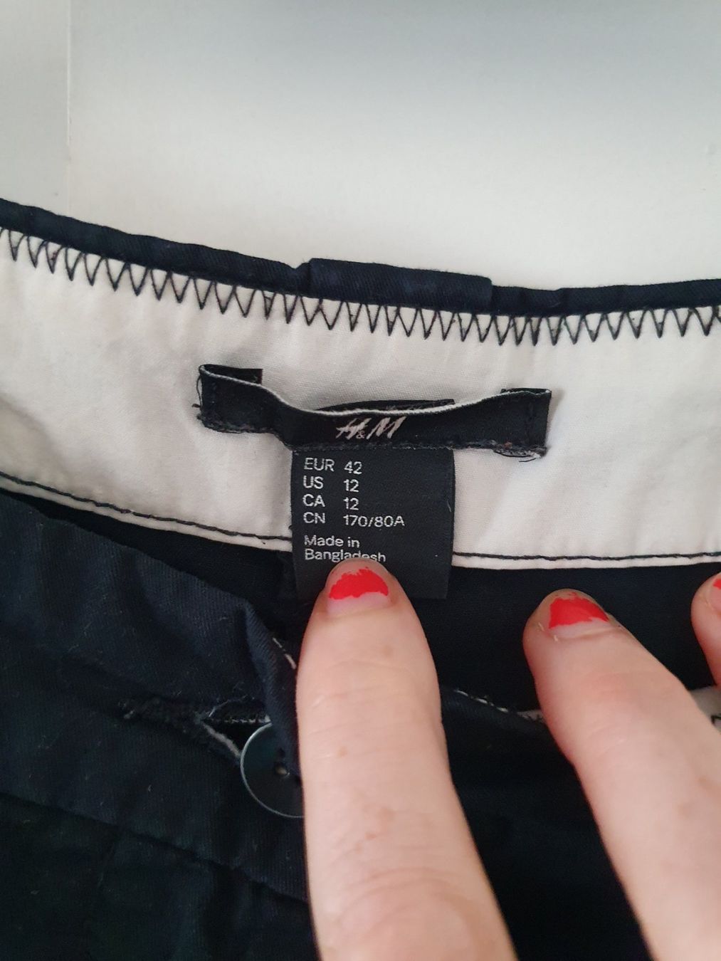H&M Pantaloni: Shorts, dunkelblau, Gr. 42 – Usato da Bern venduto da christiane_pr 1