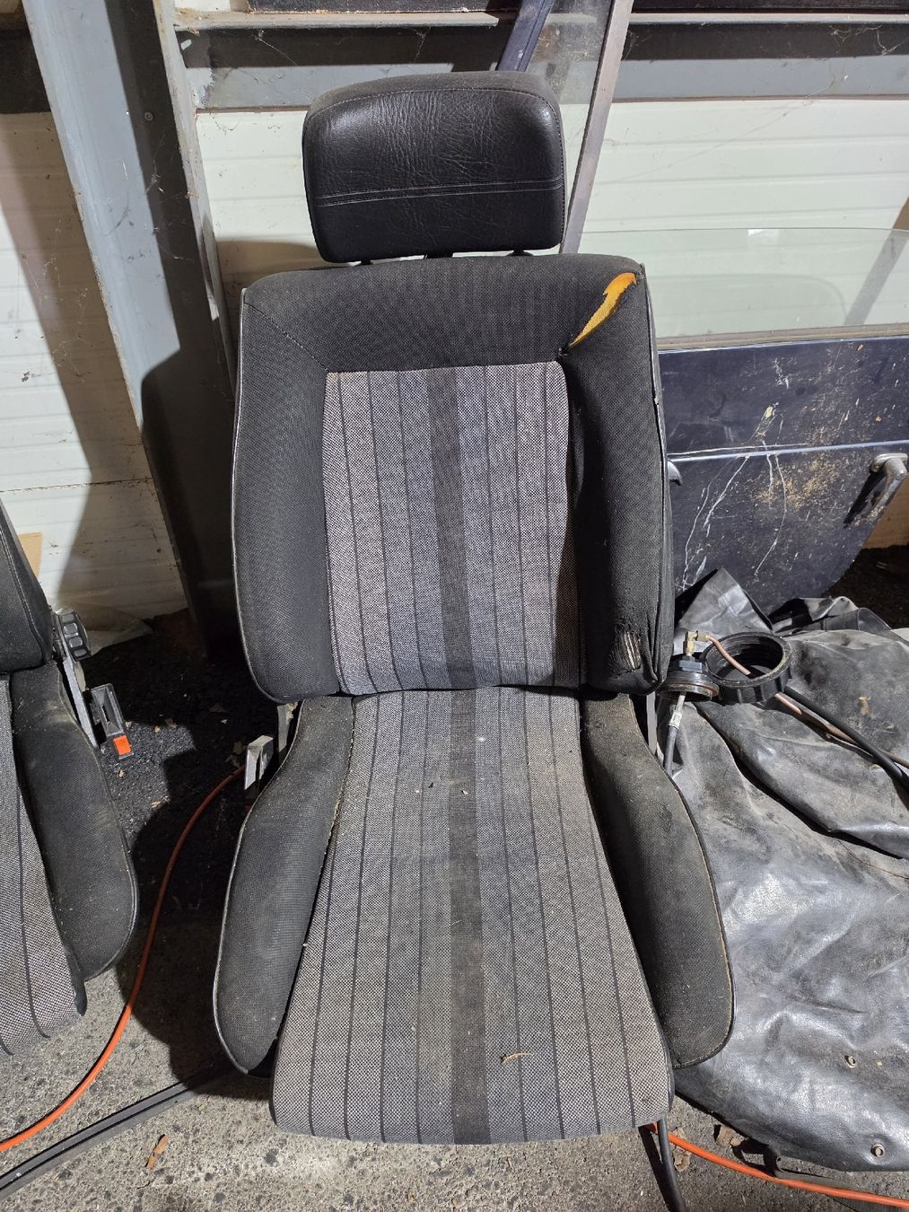 Volkswagen Tutti pezzi di ricambio auto: 2 originale Golf 2 GTI Vordersitze – Usato da Montlingen venduto da Eifach_nur_Bellinda 2