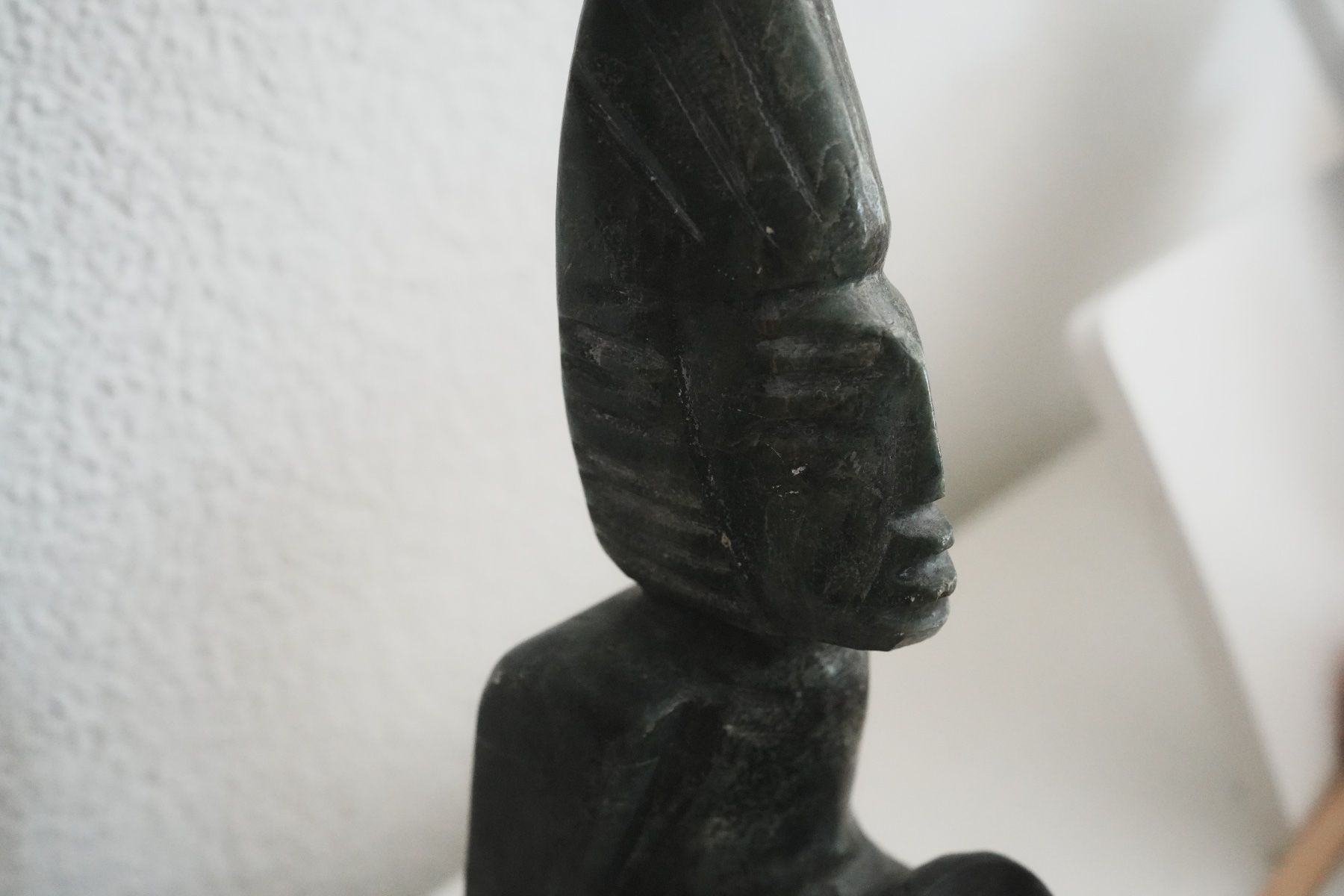 Sculture & Statue: Steinfigur, mexikanisch, Priester mit Räucherschale – Usato da Volketswil venduto da HeredisAntiques 2