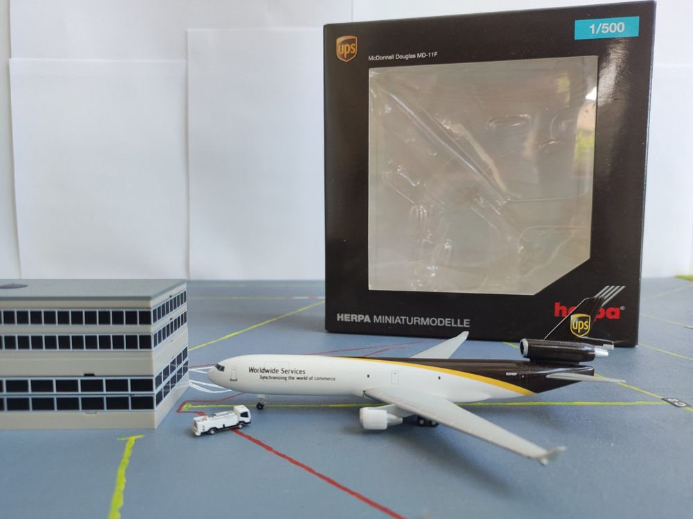 Herpa Wings UPS McDonnell Douglas MD11F im Massstab 1500 Kaufen auf