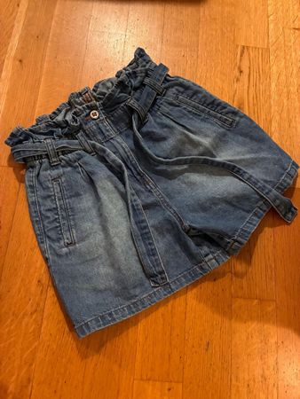 Schöne Shorts Gr. 140