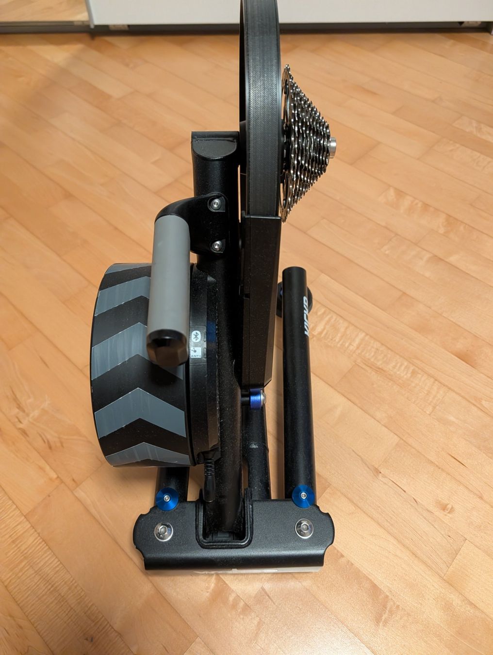 Wahoo Hometrainer: Wahoo Kickr Core Version 5 mit Headwind und Matte – Gebraucht aus Bonaduz von capricorno4058 2