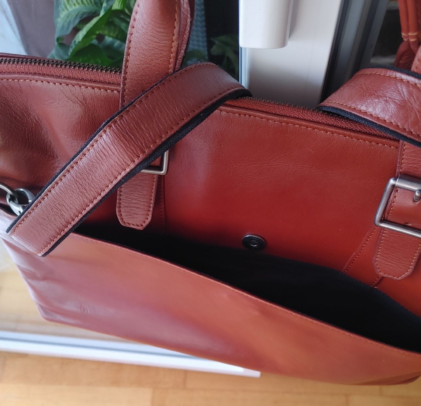 Sacs: Ledertasche "Royal RepubliQ" Businesstasche Laptoptasche – D'occasion à Grenchen par ser_bsj2 7