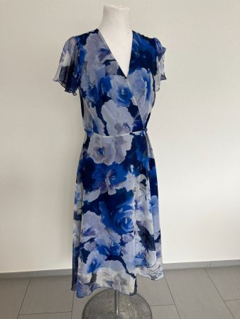 Angenehmes Kleid, NEU, Gr. M, NP 109.-