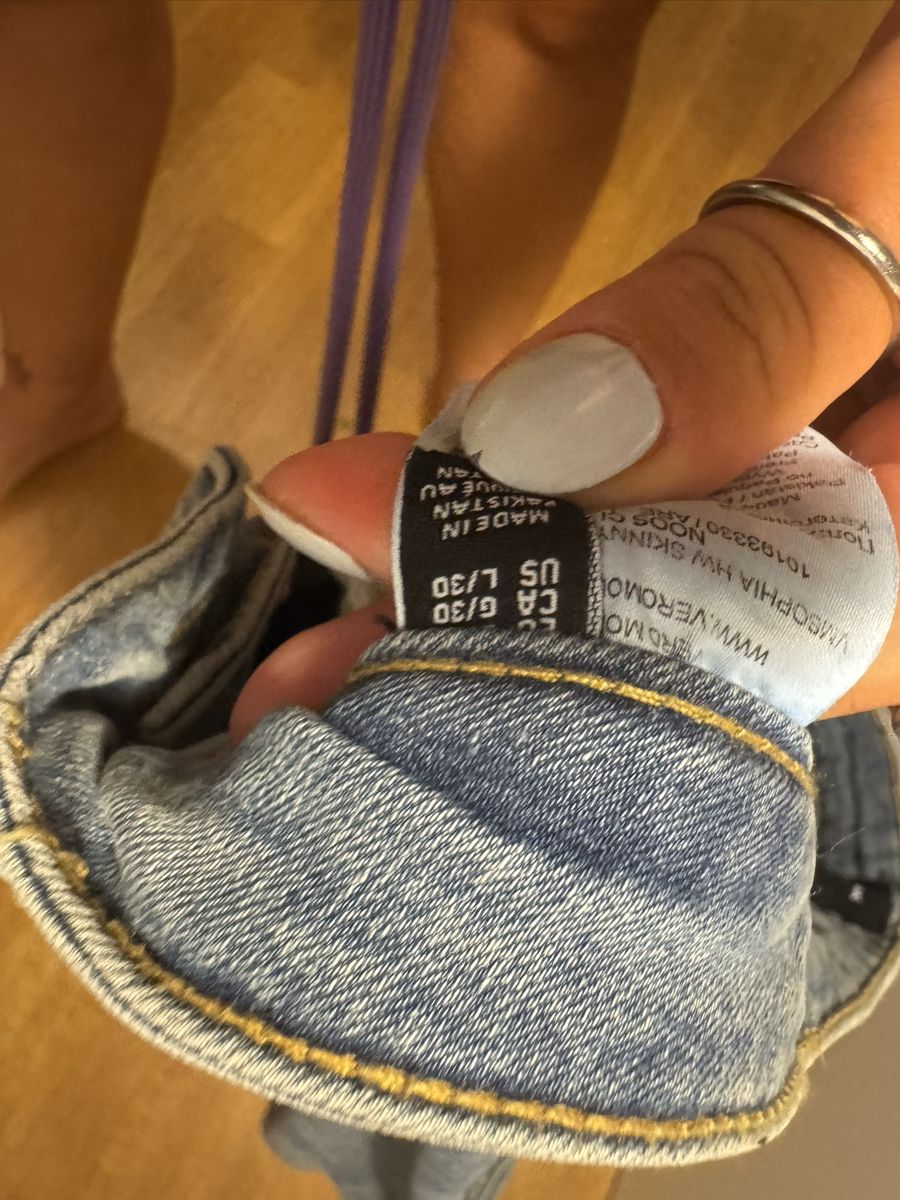 Vero Moda Jeans: Damen Jeans Vero Moda Grösse 30  – Gebraucht aus Rikon im Tösstal von Helloylenia 2