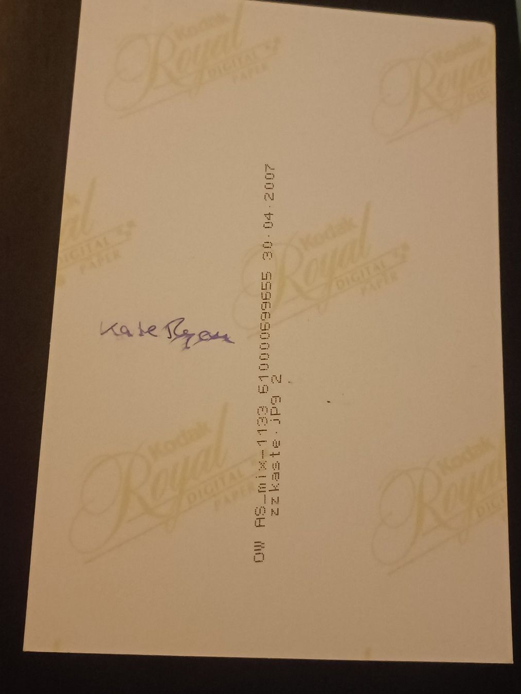 Autografi: Kate Ryan - Handsigniertes Foto – Usato da Menziken venduto da Artographs 1