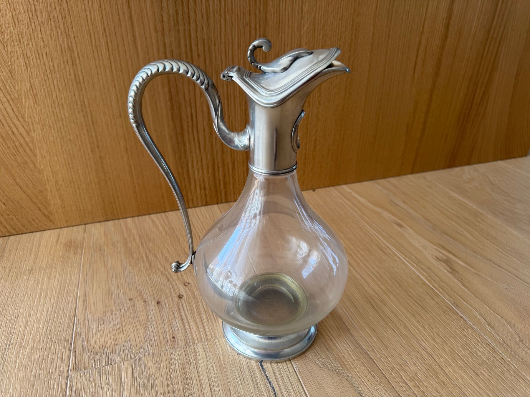 Caraffe: Antiker Weindekanter / Weinkaraffe mit Zinnabschluss – Usato da Schindellegi venduto da misha1983