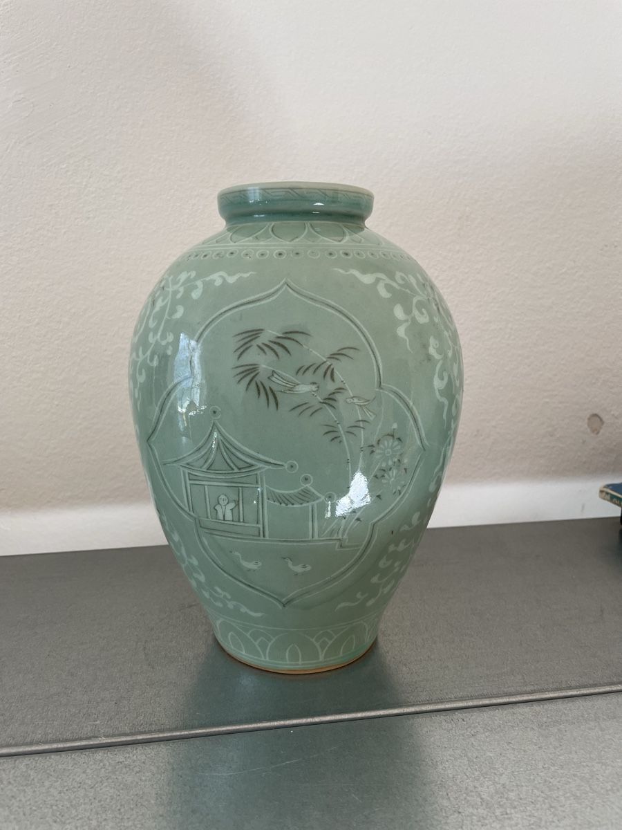 Vasi & Recipienti: maebyeong celadon Korean vase – Usato da Basel venduto da Amechan.