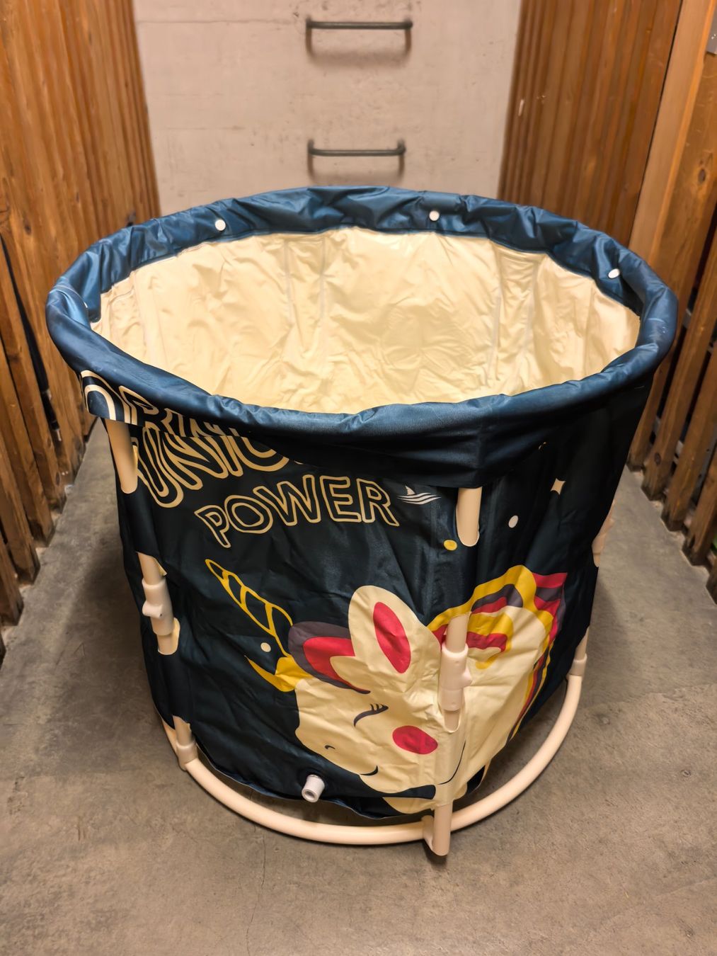 Piscine: faltbarer Kinder badeeimer mit Schwimmhilfe – Usato da Basel venduto da iam_kf6k 1