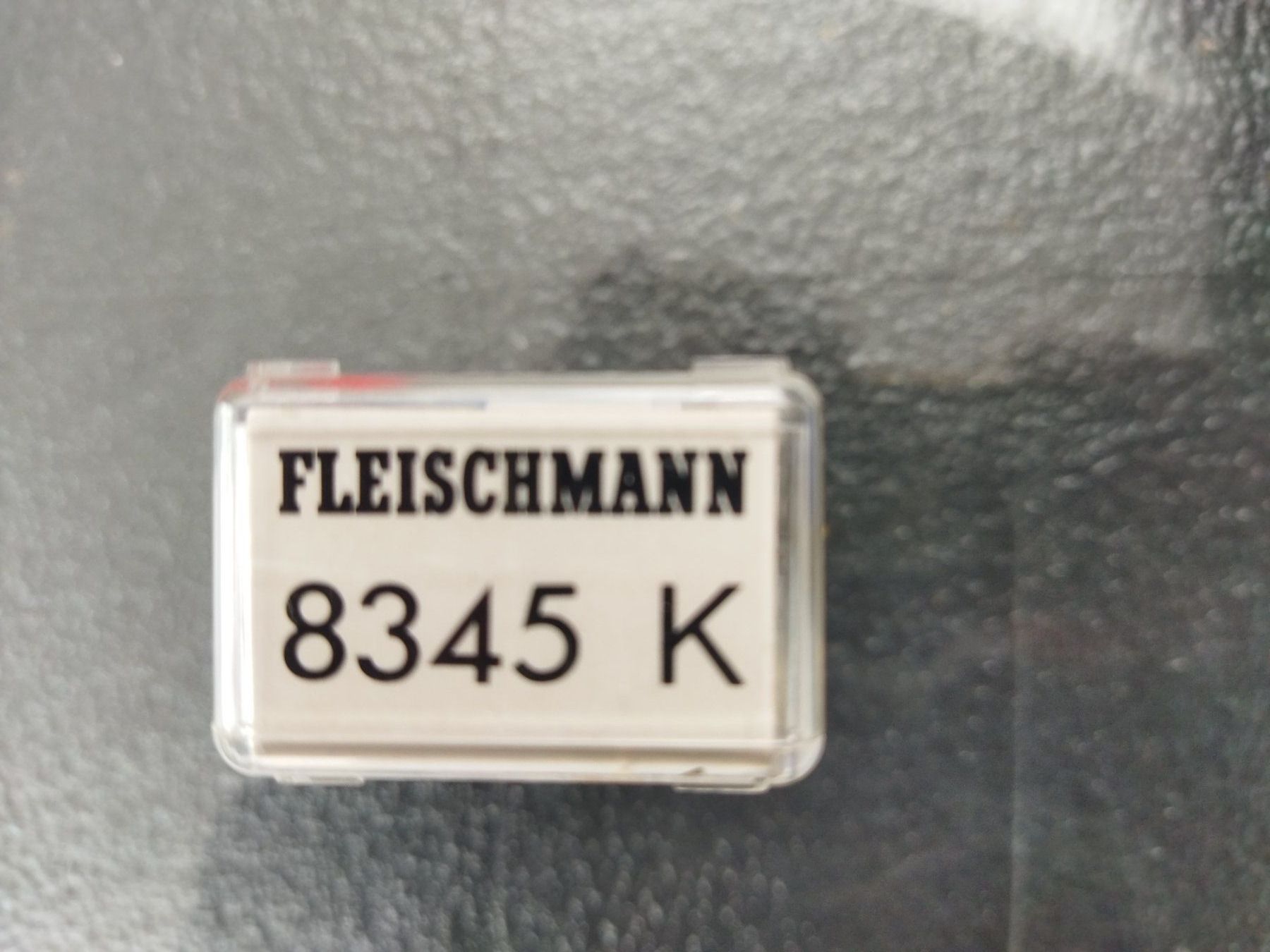 Fleischmann Modellini di ferrovie: Kühlwagen "Maisel's Weisse" der DB von Fleischmann N – Nuovo e nell'imballaggio originale da La Chaux-de-Fonds venduto da Hobbymodell 1