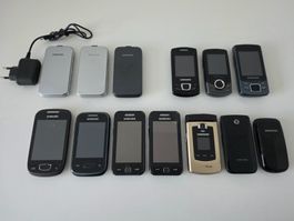 Samsung Handys Konvolut mit Ladegerät guter Zustand