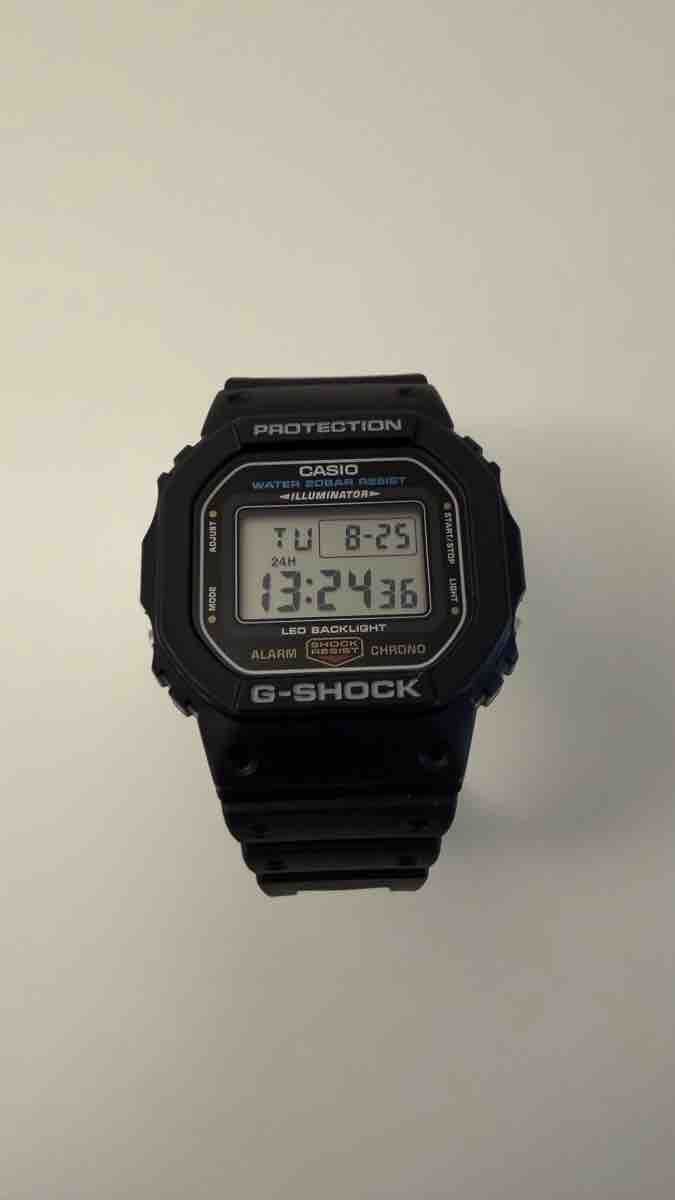 Casio Uhren: G-Shock DW-5600UE-1VER – Neu (gemäss Beschreibung) aus Zürich von Spidder