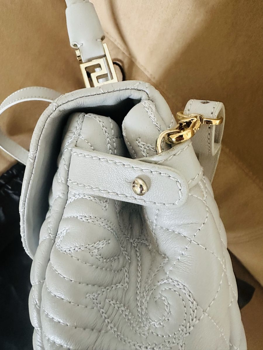 Versace Borse da donna: Versace Vanitas  BORSA celeste chiaro come nuova! – Nuovo (secondo la descrizione) da Cureglia venduto da myr_9v25 3
