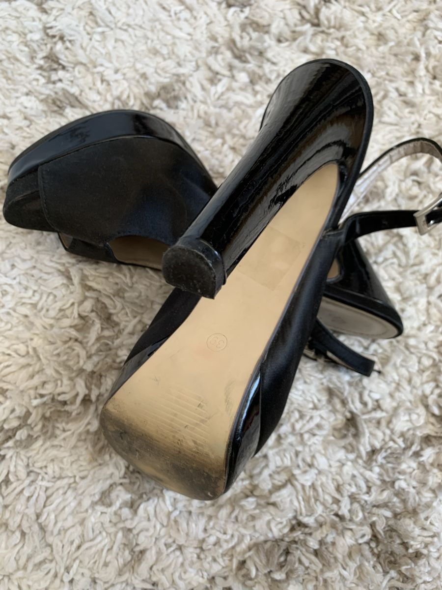Chaussures femmes: Talon noir 39 – D'occasion à Montreux par Izapeche811 2
