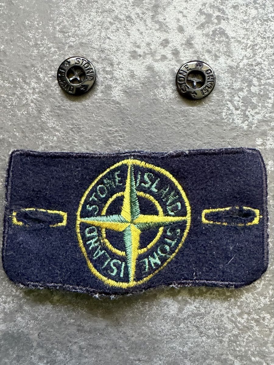 Bottoni: Stone Island Badge, 2 Knöpfe inkl. – Usato da Liestal venduto da RogerS28