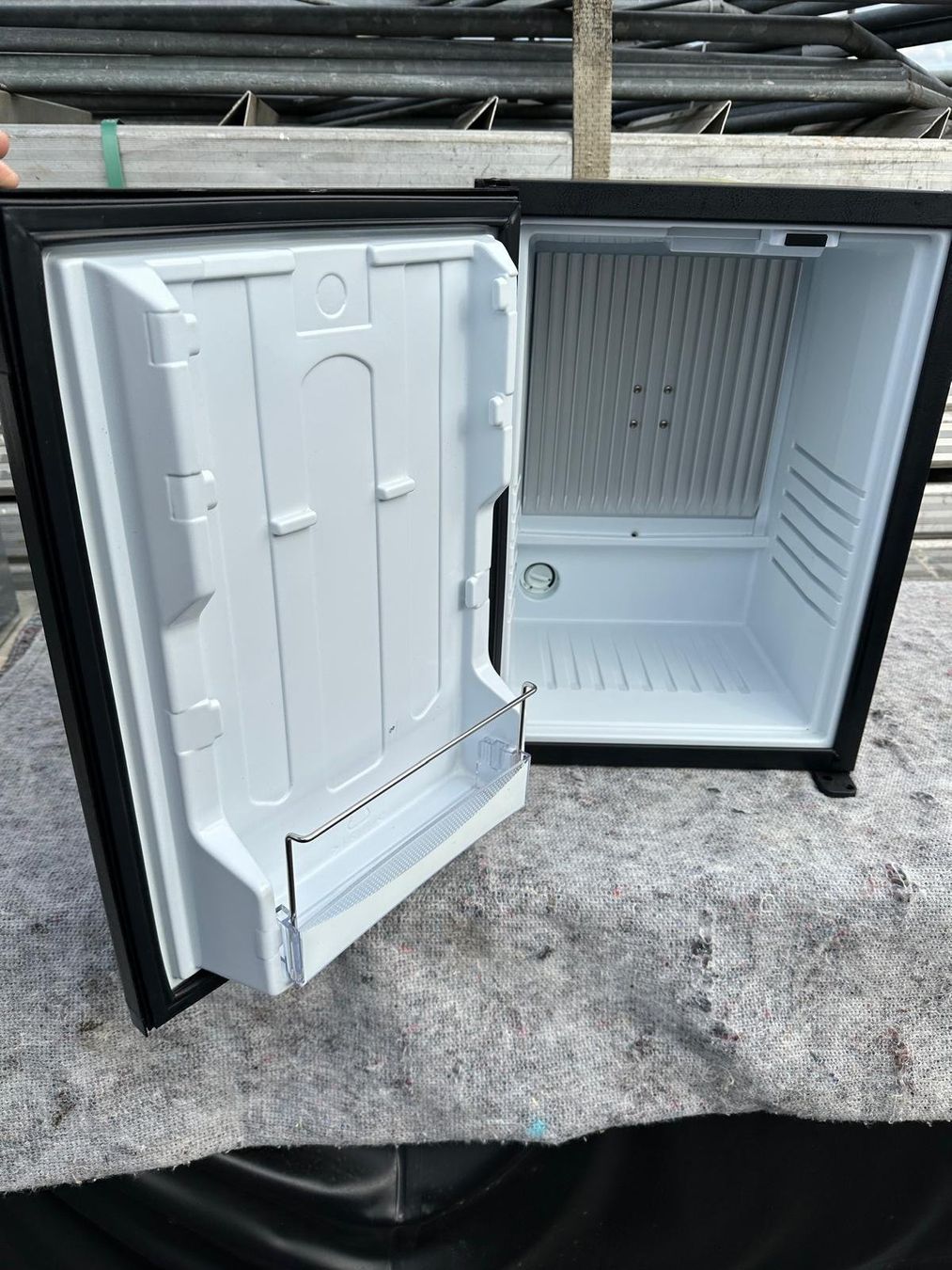 Kühlschrank: Minibar Dometic RH 430 NTE – Gebraucht aus Spreitenbach von Space_X 4