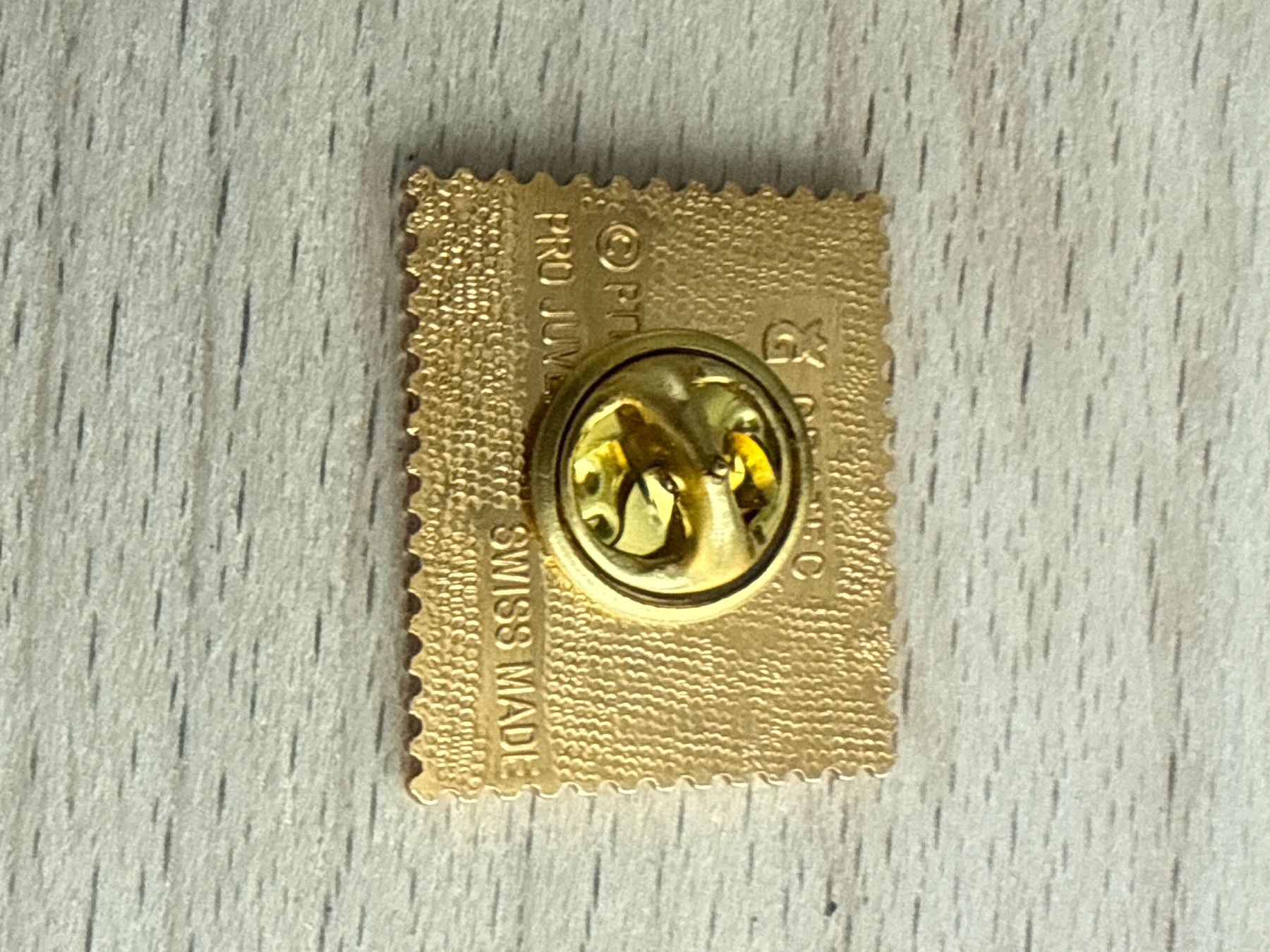Placchette & Badge: Pin Briefmarke – Usato da Glattbrugg venduto da Schweigmatt 1