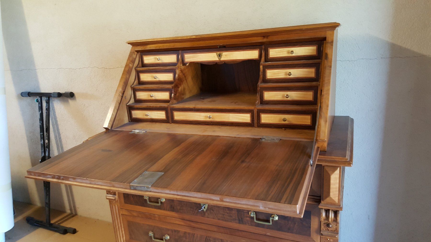 Commodes: Sekretär Schubladenmöbel Nussbaum – D'occasion à Reinach AG par die_9t5z 1