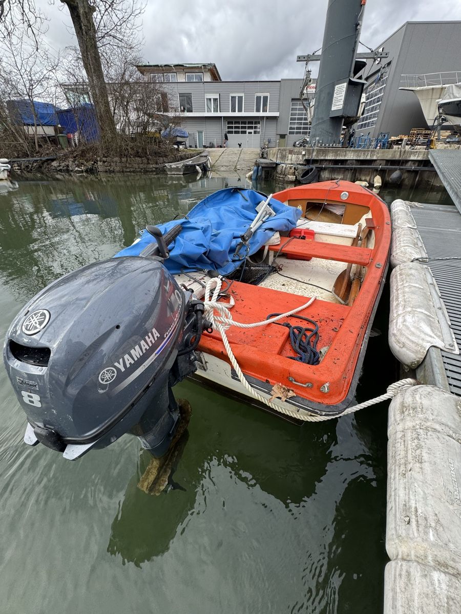 Barche: Motorboot mit 8ps Yamaha – Difettoso da Solothurn venduto da Eduka72