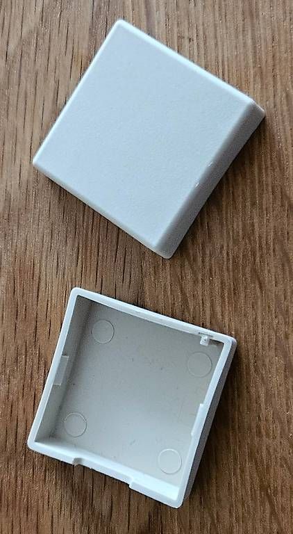 Spine: IKEA Wandbefestigung Abdeckung – Usato da Rudolfstetten venduto da sho_6z79