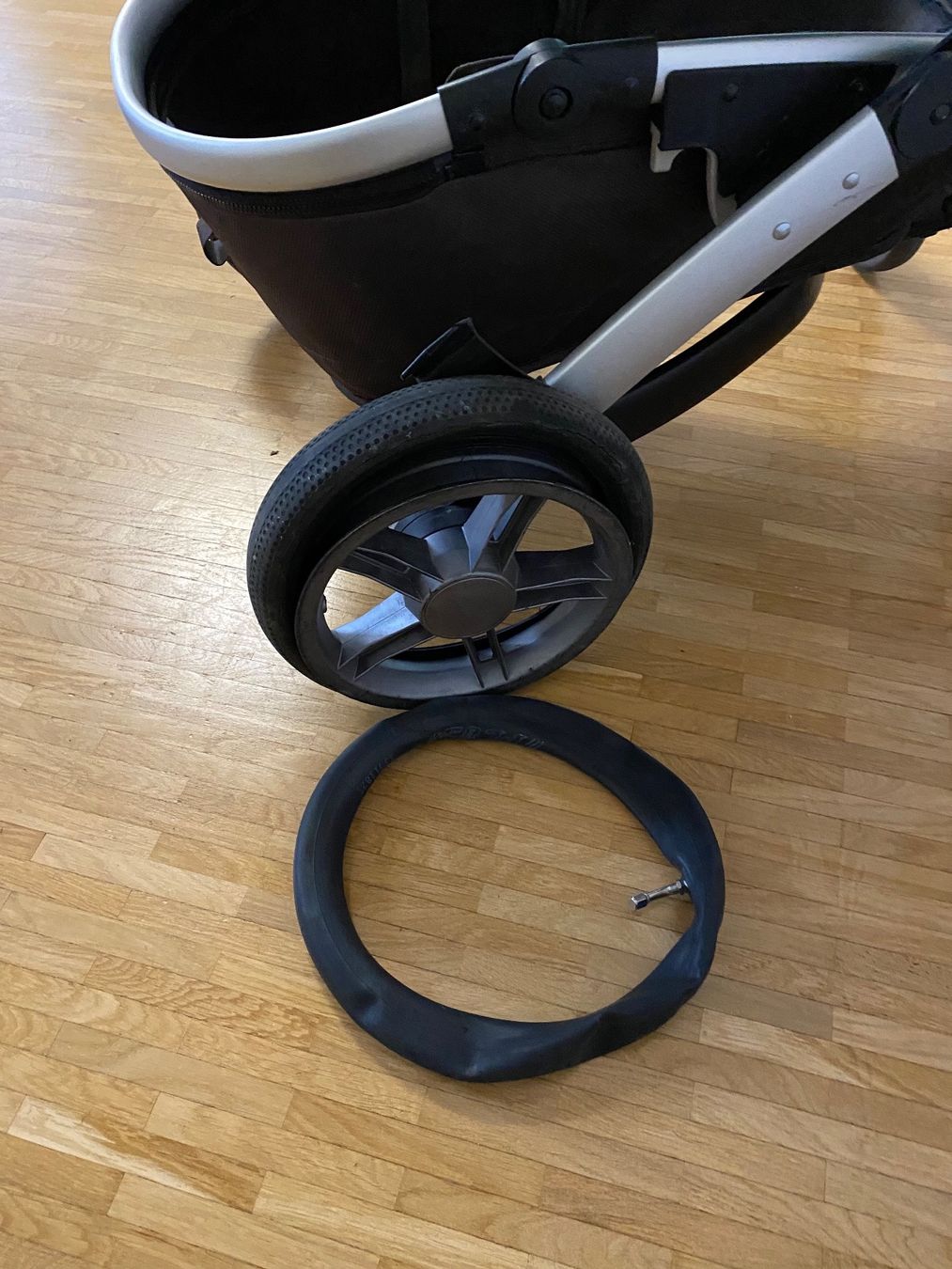 Joolz Kinderwagen: Joolz Geo Kinderwagen + Zubehör – Gebraucht aus Zürich von Nutla 4